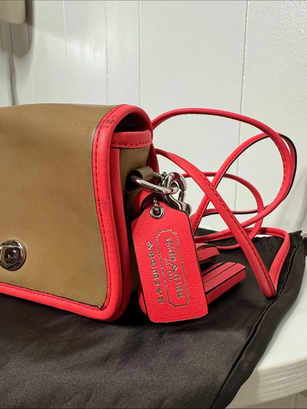 Coach legacy archive crossbody purse bag tab and bright pink leather - Picture 2 of 11
